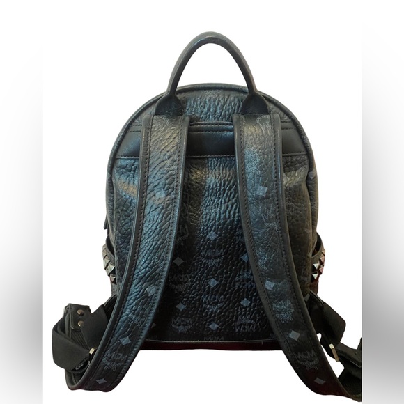 MCM STUDDED BLACK MEDIUM SIZE BACKPACK - Picture 3 of 6